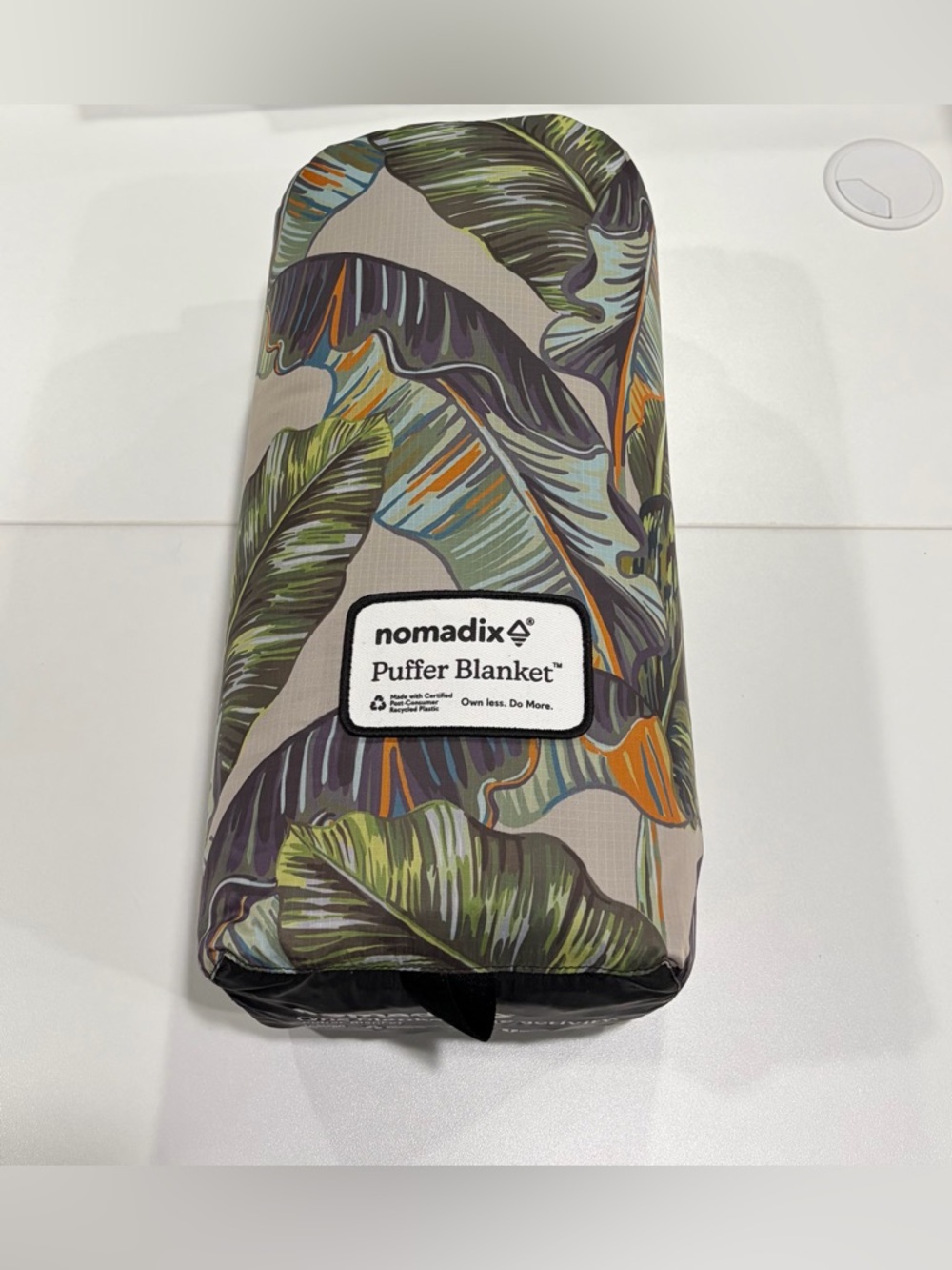 Nomadix Puffer Packable Throw Blanket 55x74” Stuff Sack Green Pattern NWT